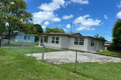 22115 SW 115th Ave, Miami: photo 1 of 18