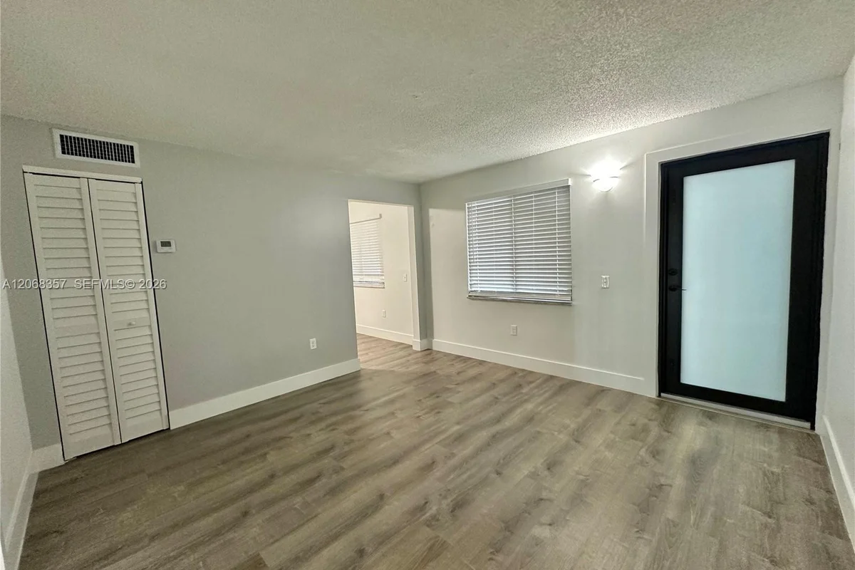 529 SW 4th St #303, Miami: photo 1 of 30