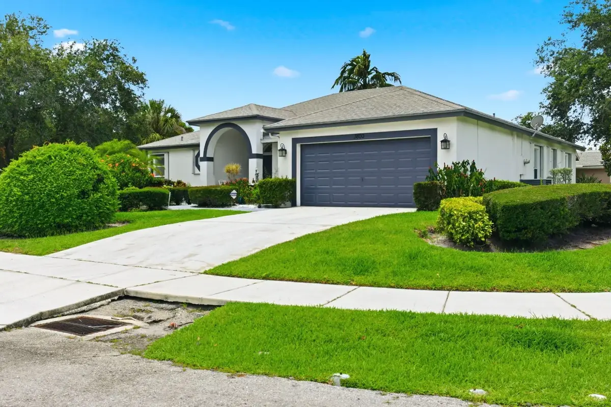 3800 NW 10th St, Delray Beach: photo 1 of 39