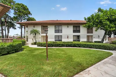 302 Brackenwood Cir, Palm Beach Gardens: photo 1 of 65