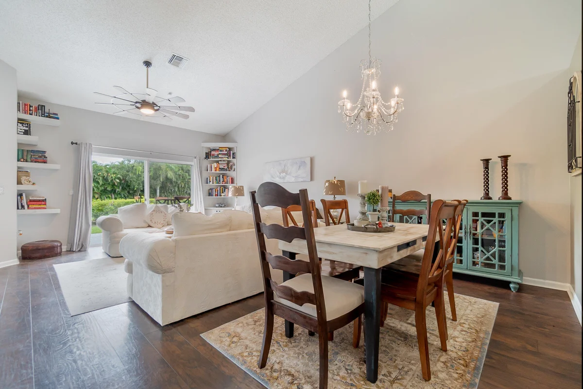 10537 Pelican Dr, Wellington: photo 1 of 39
