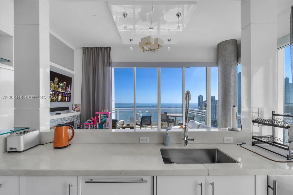 900 Brickell Key Blvd #2904, Miami: photo 1 of 43