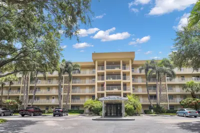 804 Cypress Grove Ln #210, Pompano Beach: photo 1 of 37
