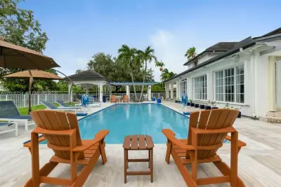 13880 SW 68th Ave, Palmetto Bay: photo 1 of 93