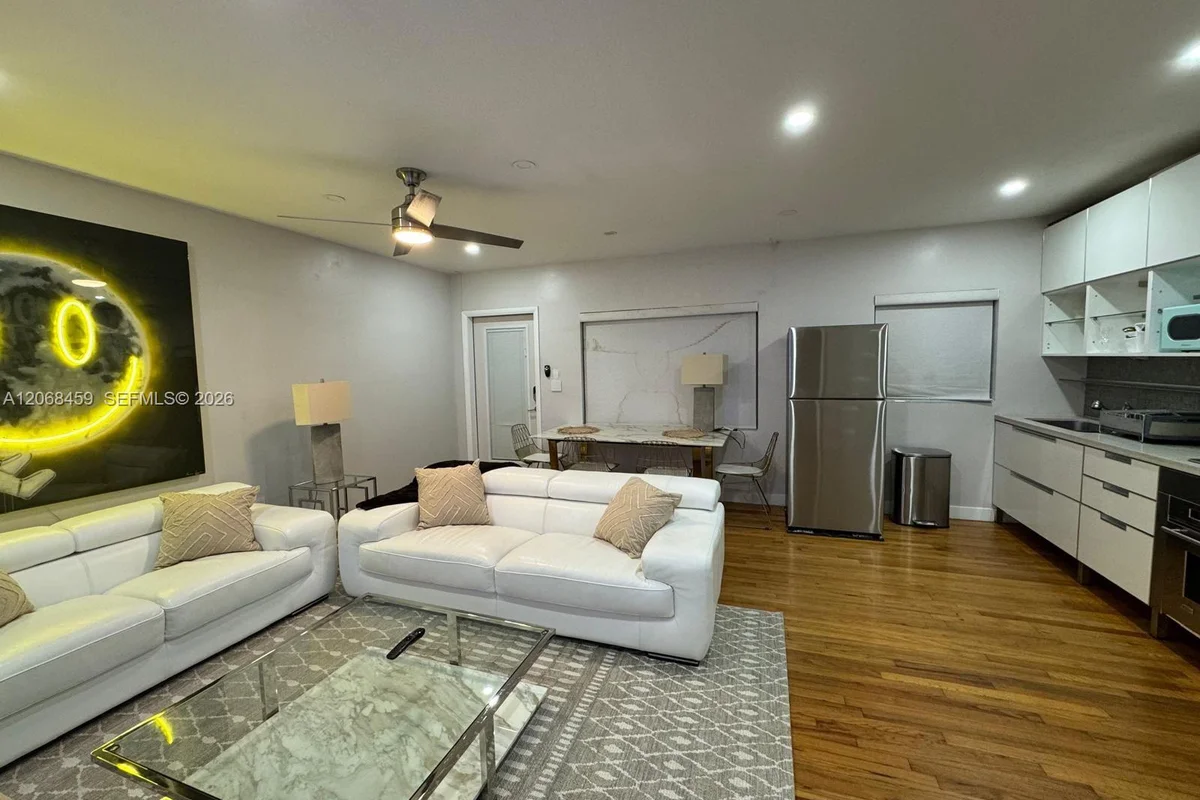 101 Collins Ave #3, Miami Beach: photo 1 of 4