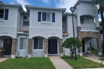 2603 SW 82nd Ave #106, Miramar: photo 1 of 12