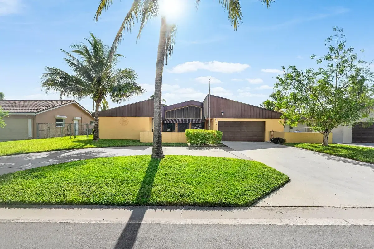 168 Meadowlark Dr, Royal Palm Beach: photo 1 of 31