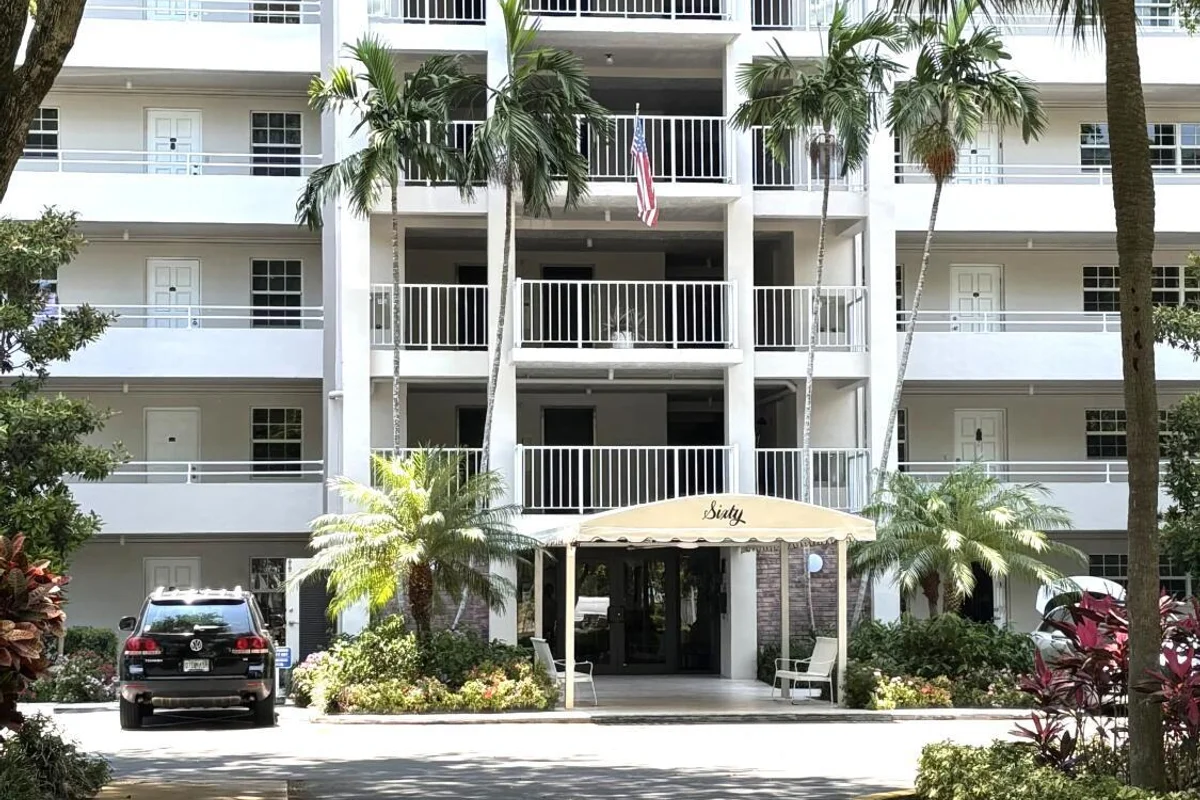 605 Oaks Dr #503, Pompano Beach: photo 1 of 12