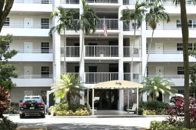 605 Oaks Dr #503, Pompano Beach: photo 1 of 12