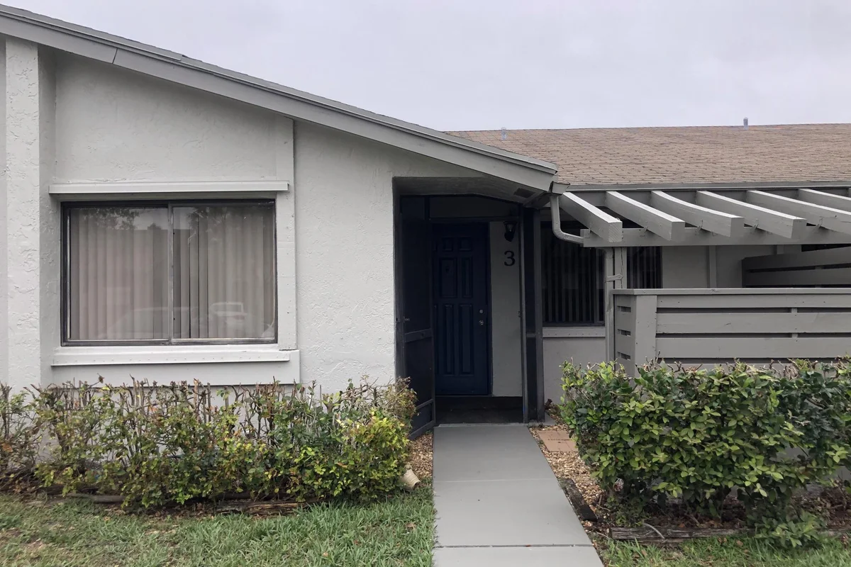 445 Lakeview Dr #3, Weston: photo 1 of 14