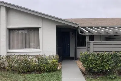 445 Lakeview Dr #3, Weston: photo 1 of 14