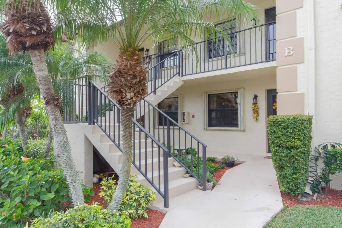 901 Pinecrest Cir #B, Jupiter: photo 1 of 27
