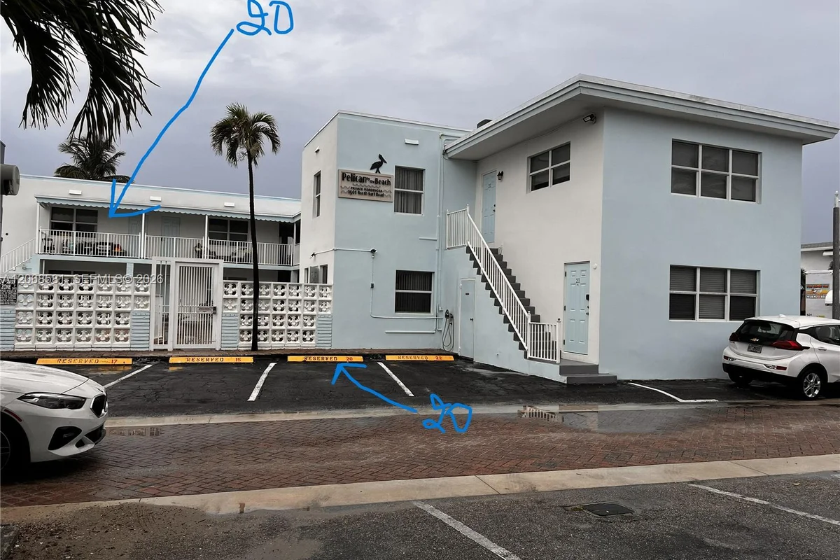 1901 N Surf Rd #20, Hollywood: photo 1 of 14