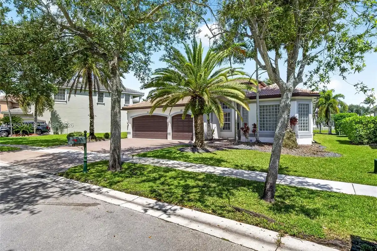 18609 SW 50th Ct, Miramar: photo 1 of 56