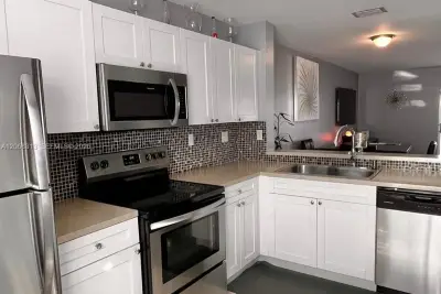 17722 SW 141st Ct, Miami: photo 1 of 52