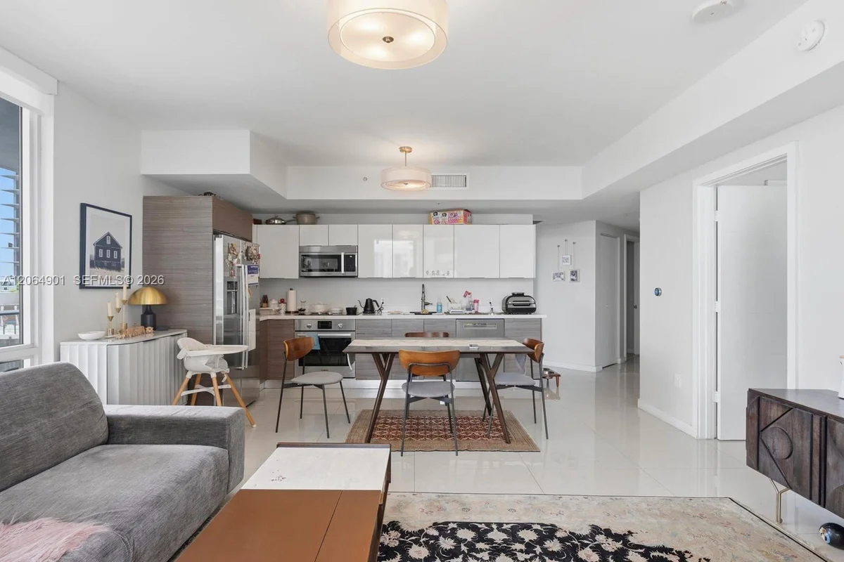 1010 SW 2nd Ave #1009, Miami: photo 1 of 32