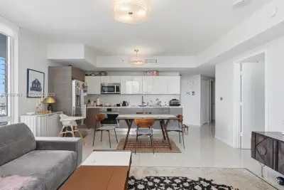 1010 SW 2nd Ave #1009, Miami: photo 1 of 32