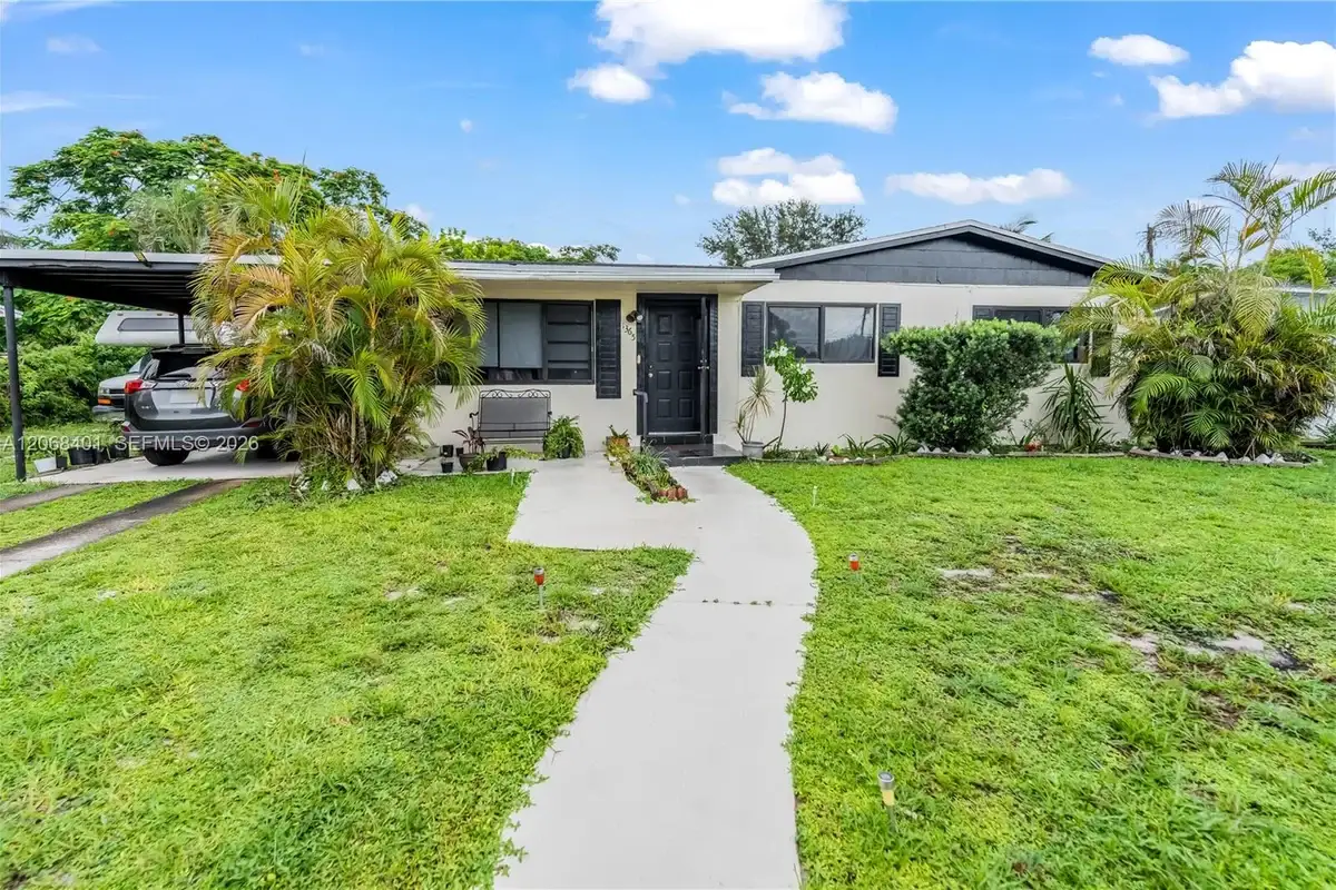 1365 NW 192nd Ter, Miami Gardens: photo 1 of 25