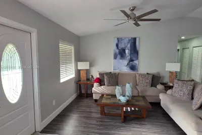 11122 SW 143rd Ct, Miami: photo 1 of 17