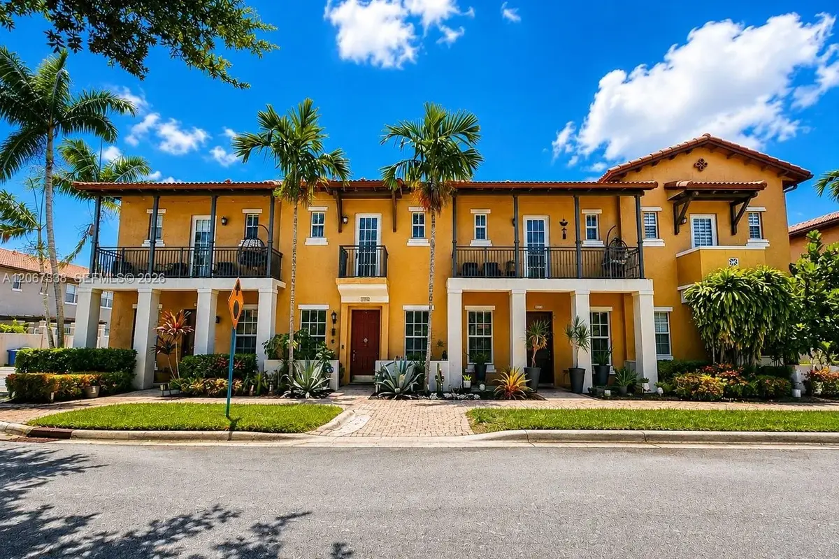 14708 SW 6th St, Pembroke Pines: photo 1 of 27