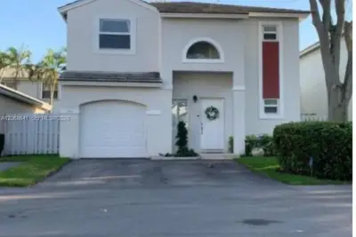 9888 NW 2nd St, Plantation: photo 1 of 8