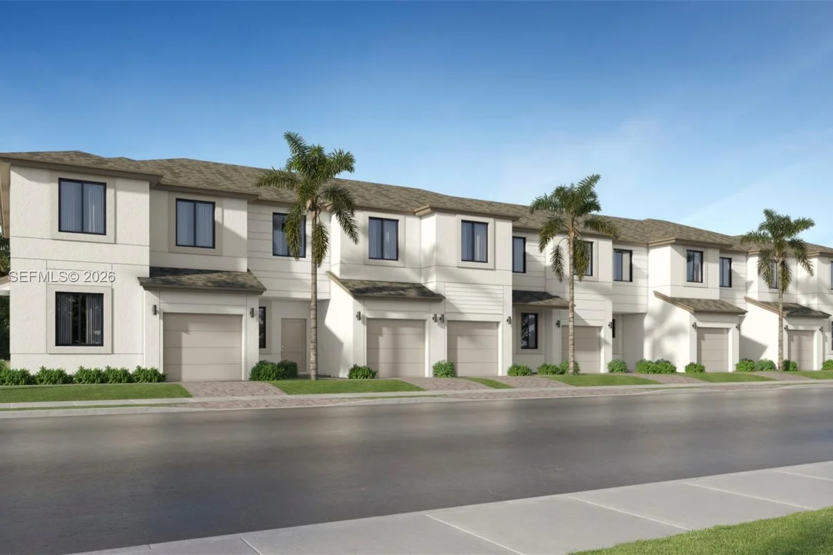 1524 NW 2 St, Florida City: photo 1 of 10