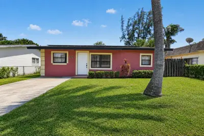 816 SW 3rd Ct, Delray Beach: photo 1 of 37