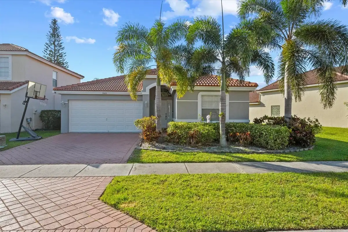 3689 Miramontes Cir, Wellington: photo 1 of 41
