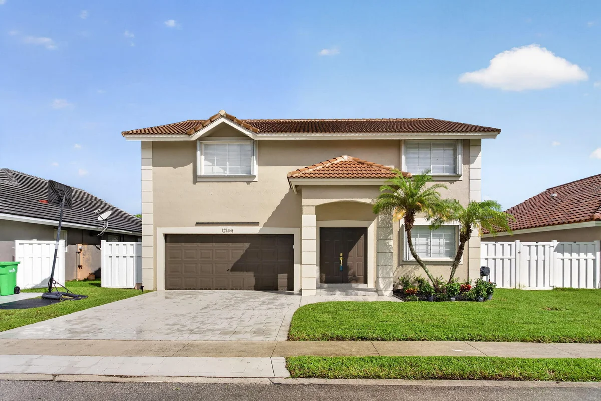 12149 NW 34th St, Sunrise: photo 1 of 38