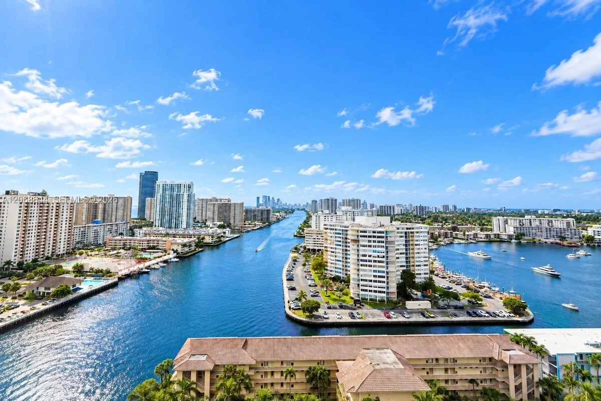 2602 E Hallandale Beach Blvd #R1905, Hallandale Beach: photo 1 of 36