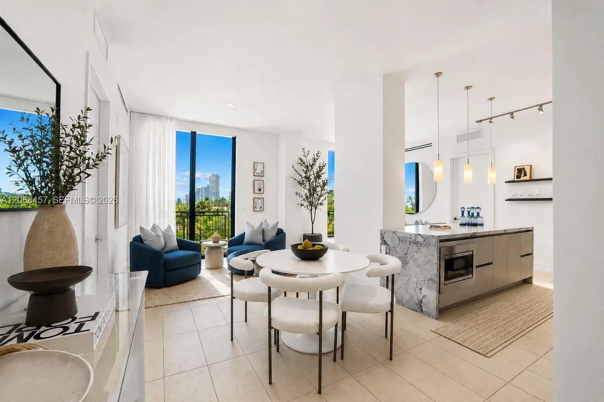 1030 15th St #PH3, Miami Beach: photo 1 of 35