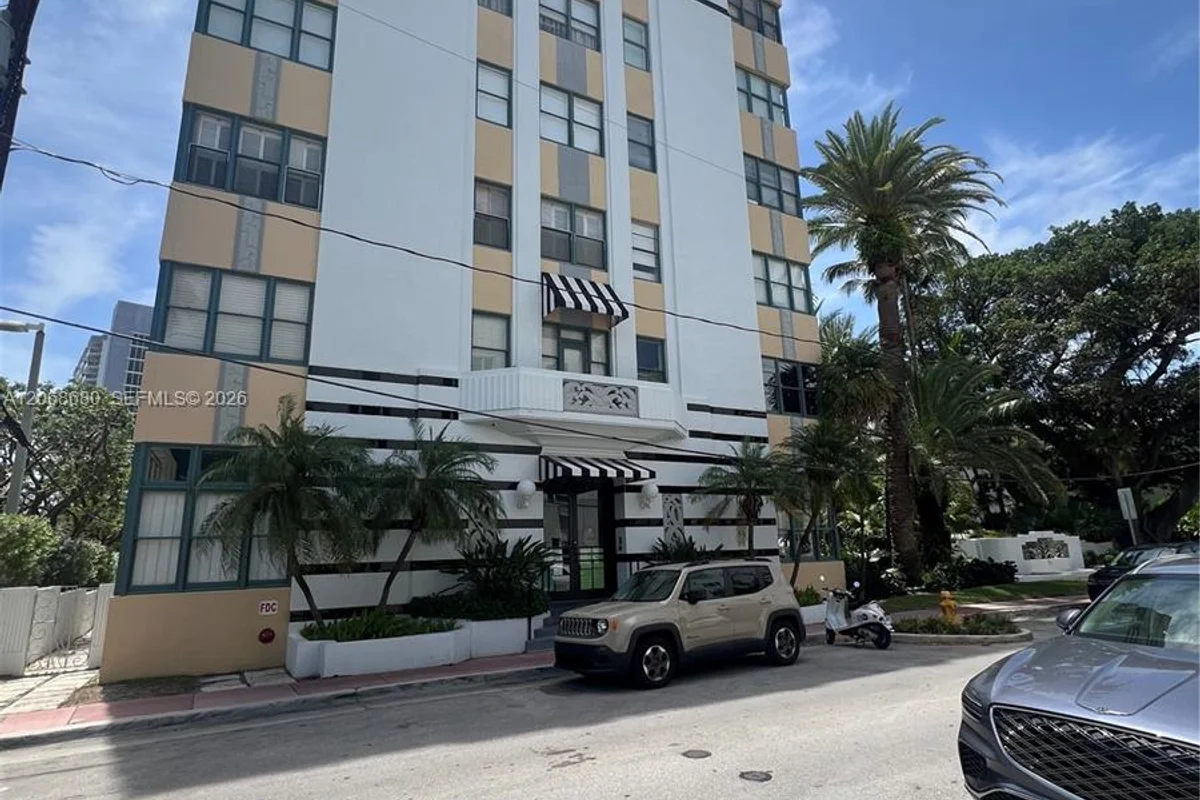 2421 Lake Pancoast Dr #4D, Miami Beach: photo 1 of 15
