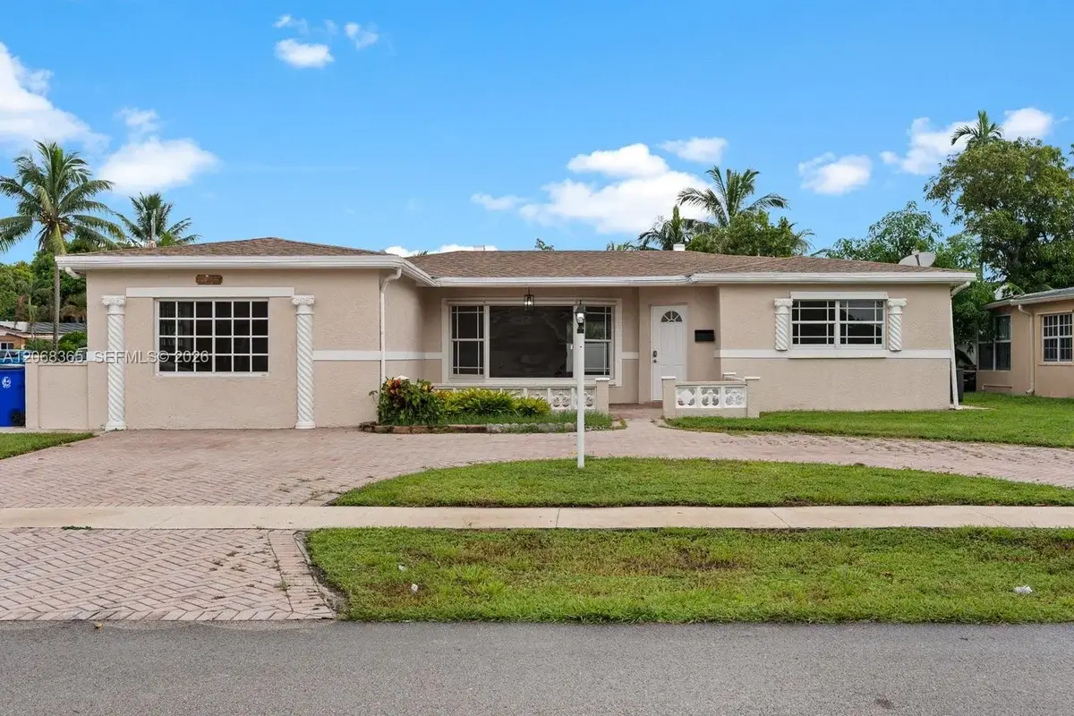 4545 NW 39th St, Lauderdale Lakes: photo 1 of 53