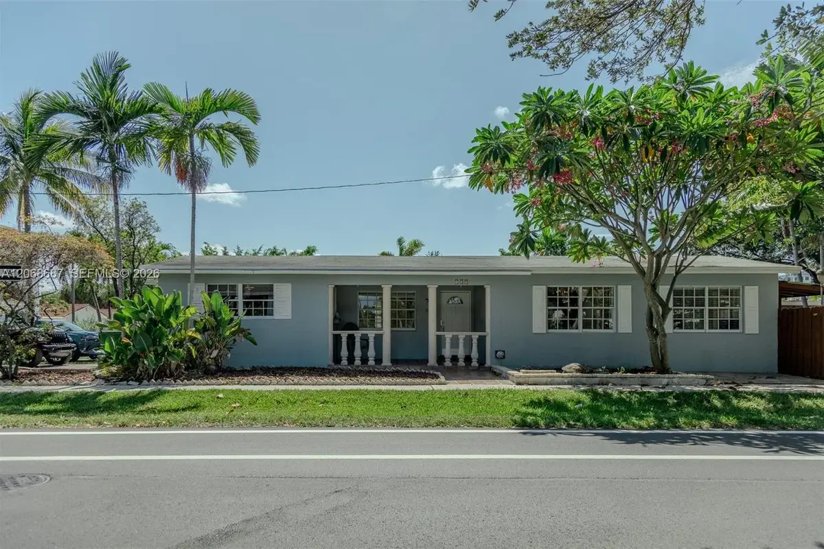 729 NE 2nd Ct, Hallandale Beach: photo 1 of 51