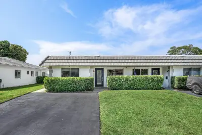231 SW 6th St, Boca Raton: photo 1 of 25