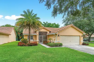 3703 S Lancewood Pl, Delray Beach: photo 1 of 37