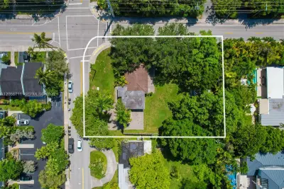 6200 SW 78th St, South Miami: photo 1 of 11