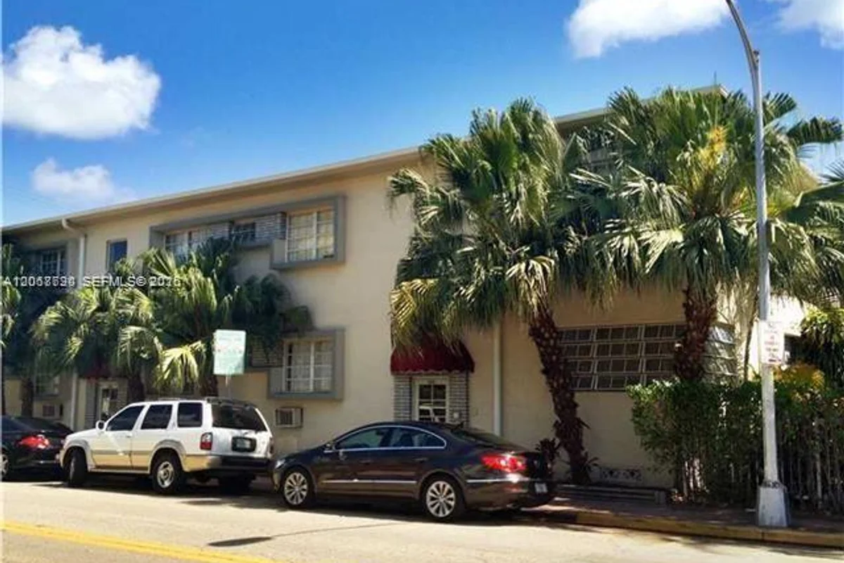 840 10th St #9, Miami Beach: photo 1 of 5