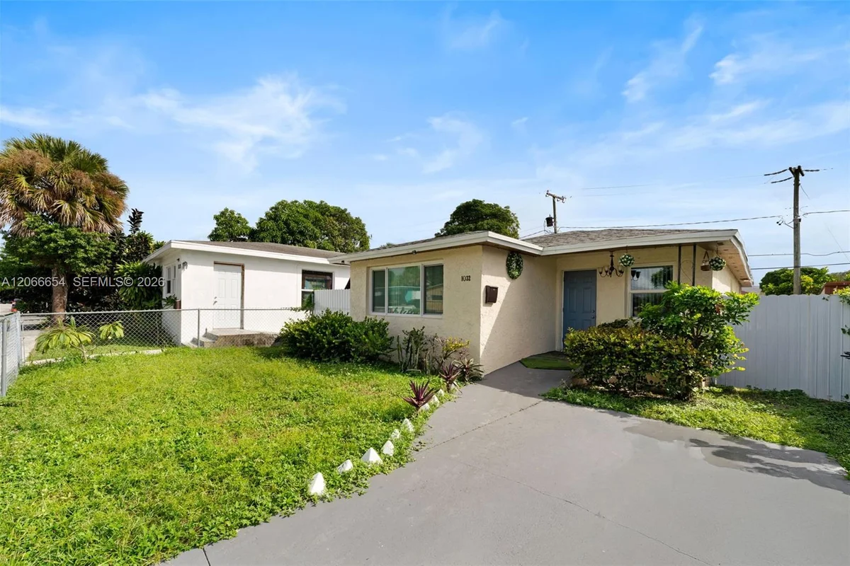 1032 18th St, West Palm Beach: photo 1 of 25
