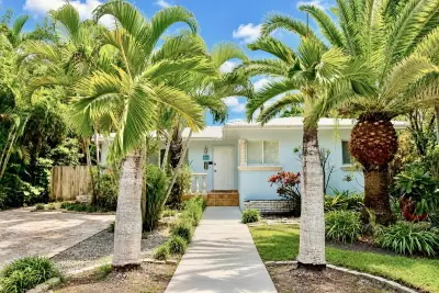 1016 Harrison St, Hollywood: photo 1 of 36