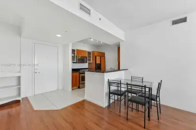 18800 NE 29th Ave #904, Aventura: photo 1 of 25