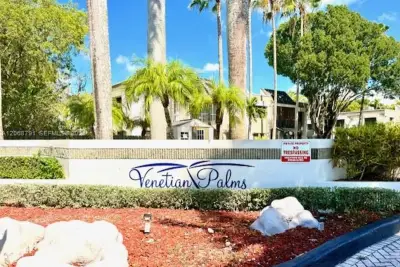 7947 SW 104th St #202C, Miami: photo 1 of 22