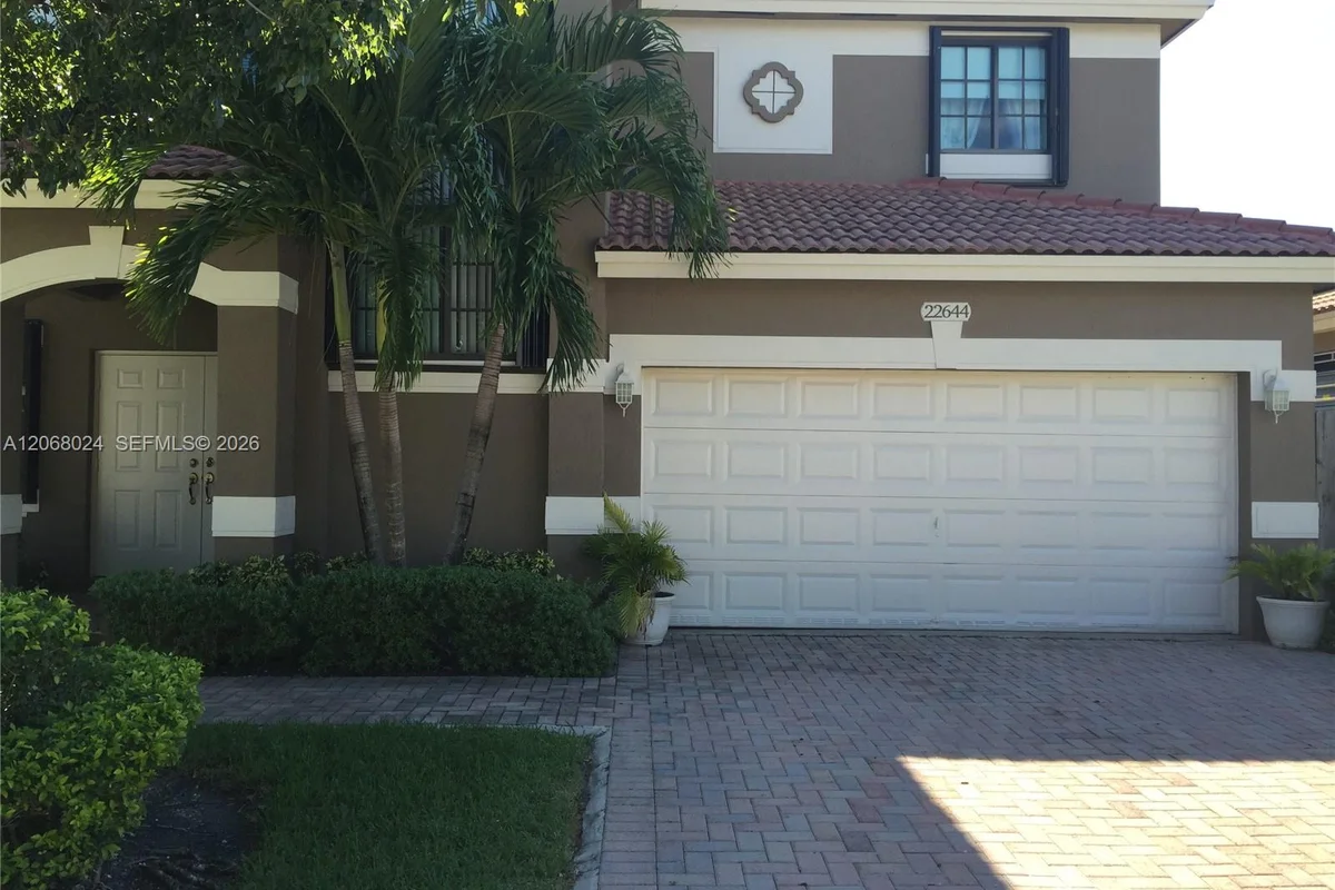 22644 SW 109th Path, Miami: photo 1 of 32