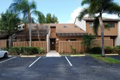 4157 SW 85th Ave #3, Davie: photo 1 of 19