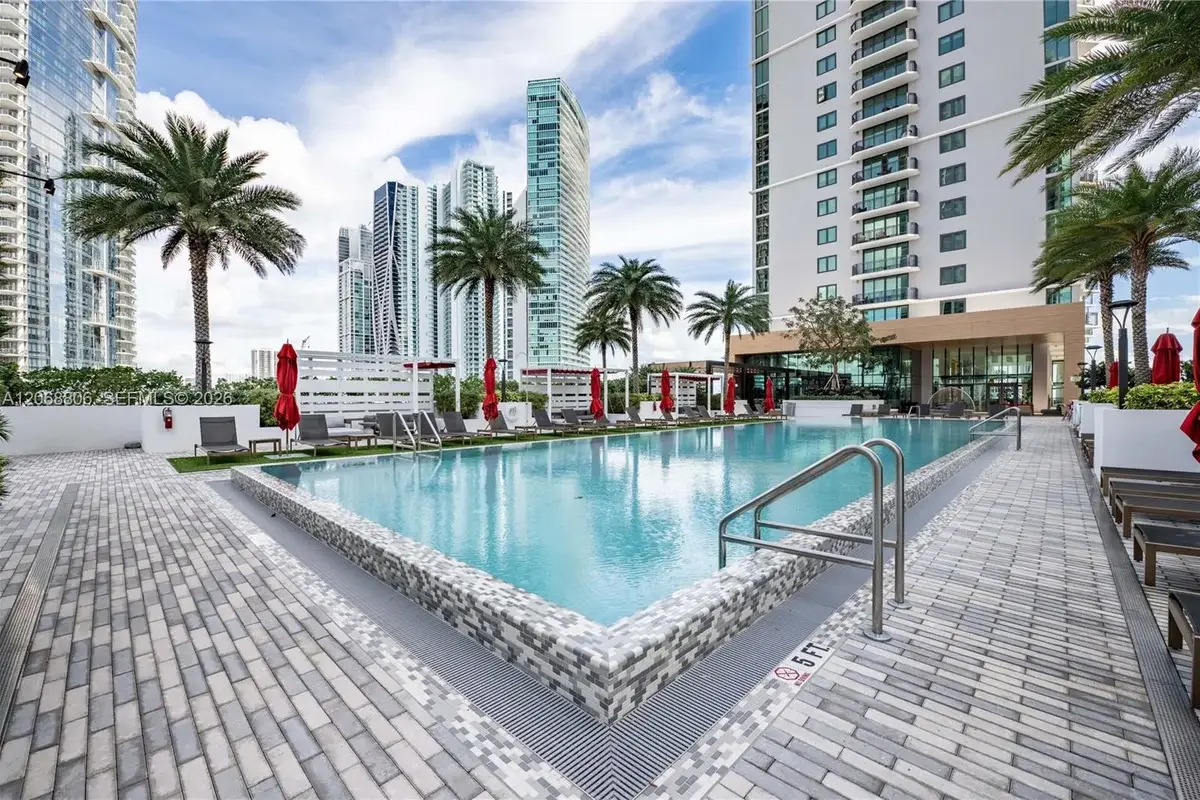 650 NE 2nd Ave #4012, Miami: photo 1 of 19