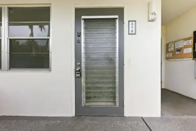 310 Oakridge R Ct, Deerfield Beach: photo 1 of 42