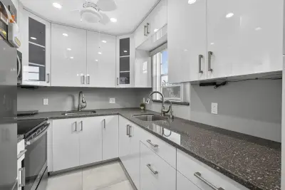 160 Easthampton G, West Palm Beach: photo 1 of 34