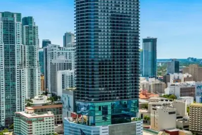 398 NE 5th St #2203, Miami: photo 1 of 25