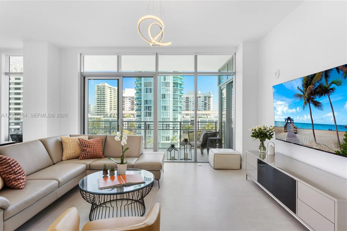 6101 Aqua Ave #703, Miami Beach: photo 1 of 35