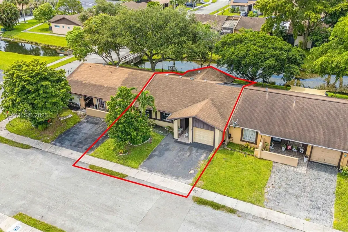 9480 W Fern Ln, Miramar: photo 1 of 28